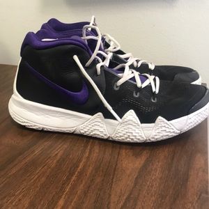 Men’s basketball shoes